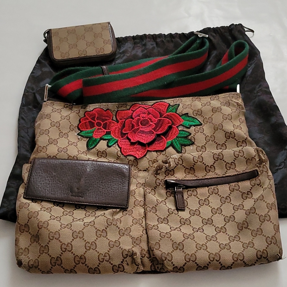 GUCCI crossbody bag with wallet